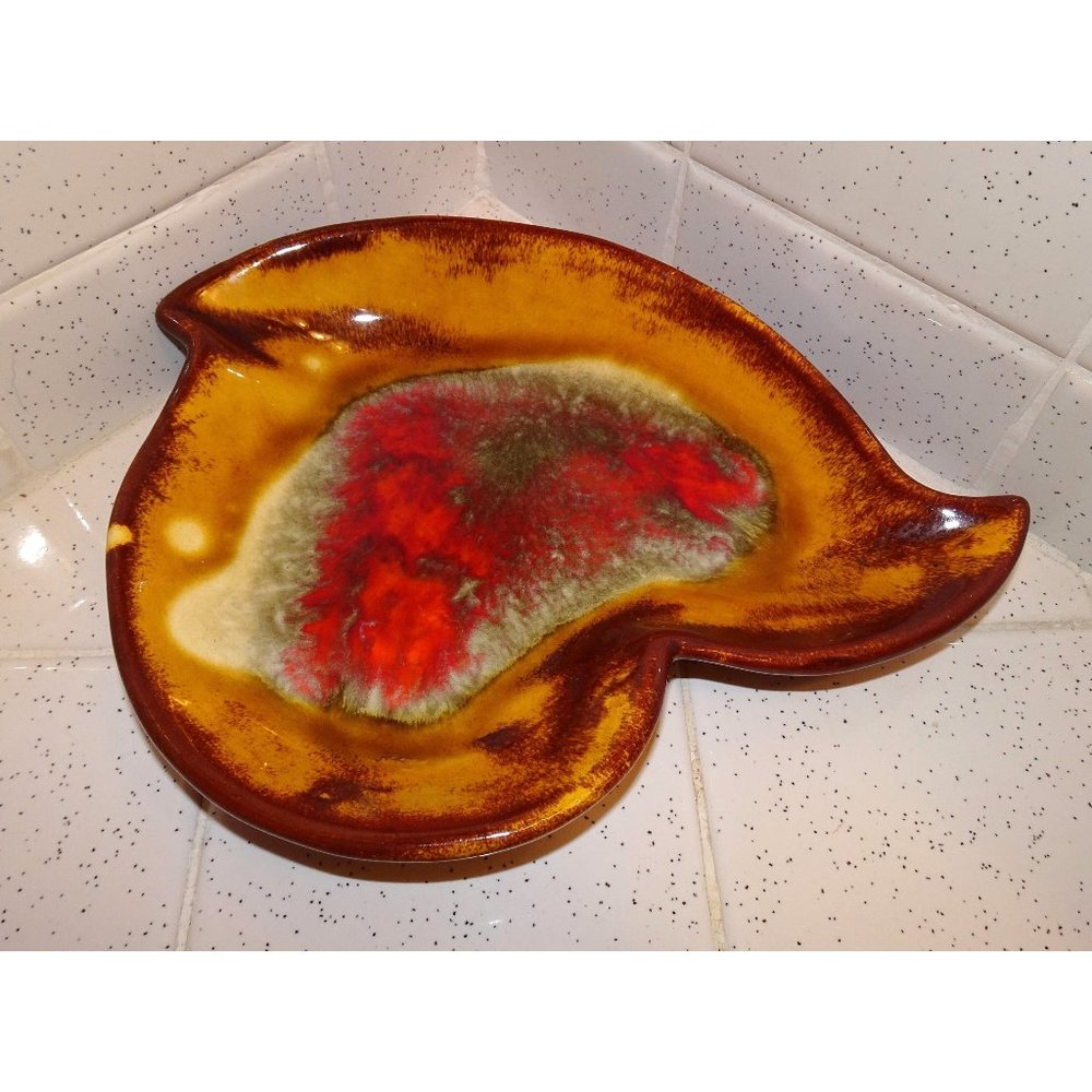 Vintage Ceramic Leaf Serving Dish or Trinket Dish 1970s mcm retro decor atomic